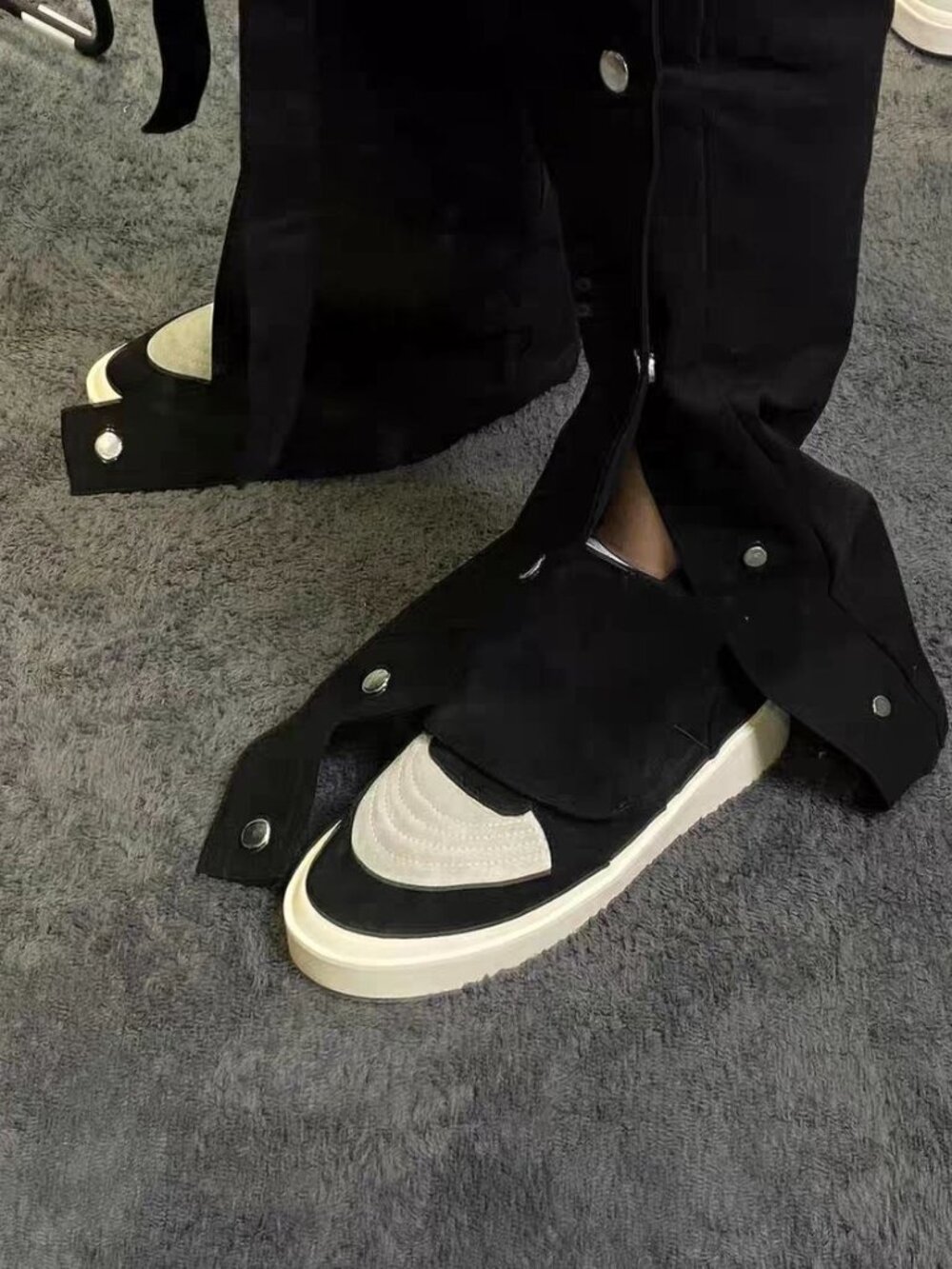 FEAR OF GOD SEASON 6 MID SUEDE SNEAKER
